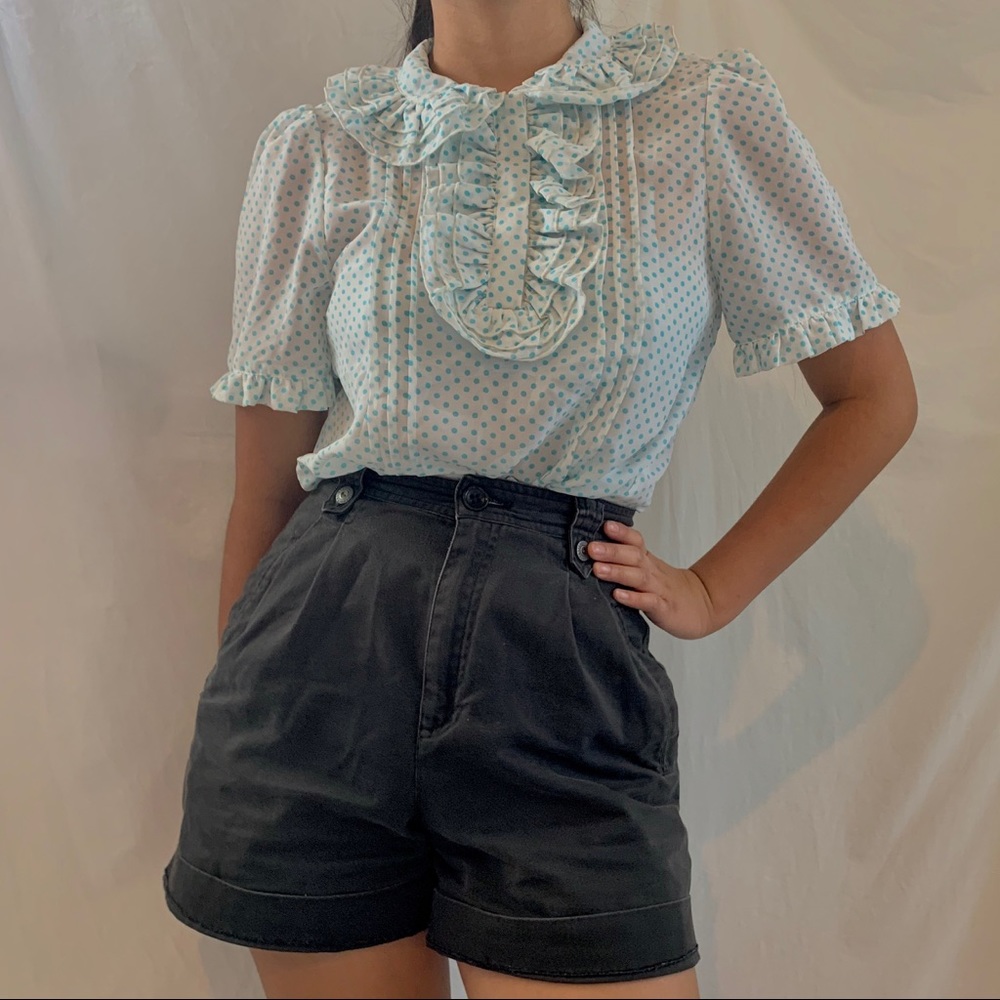 ✨100% SILK VINTAGE BLUE AND WHITE BLOUSE!✨